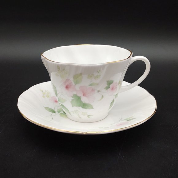 Vintage Royal MInster Tea Cup & Saucer - Picture 2 of 10